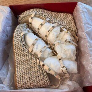 Valentino Garavani 95mm Rockstud Leather Wedge Espadrille Sandals, Light Ivory